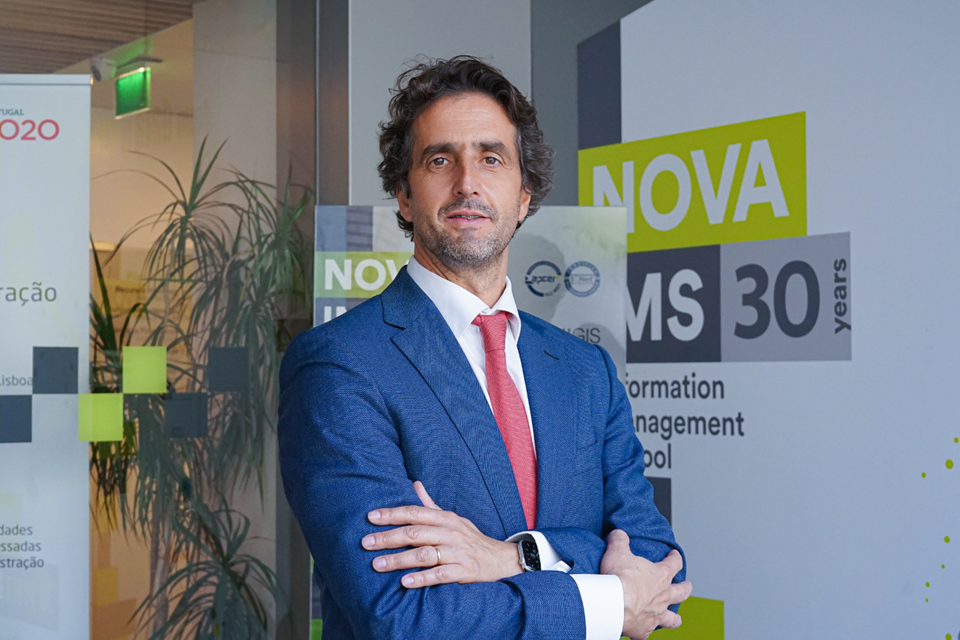 Tiago Oliveira of NOVA IMS featured in the prestigious list "Highly Cited Researchers 2021" image